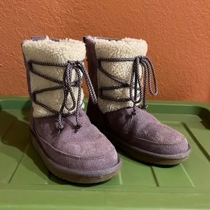 Koolaburra violet and white.